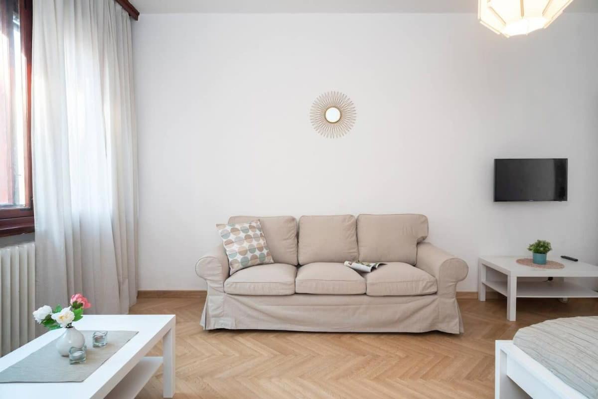 Convenient Apartment In The Heart Of Downtown Budapest Ngoại thất bức ảnh